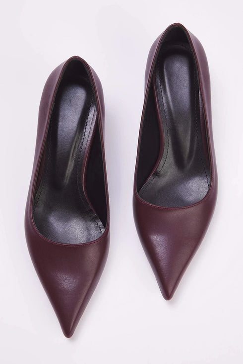 حذاء كعب قصير كلاسيكي